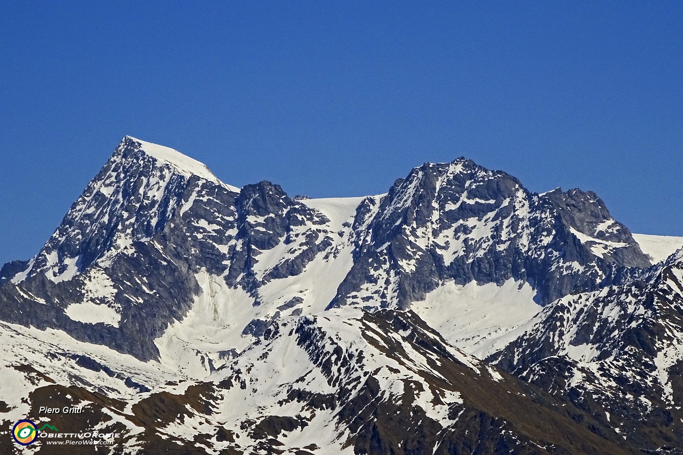 50 Zoom verso il gruppo dell'Adamello con la cima.JPG -                                